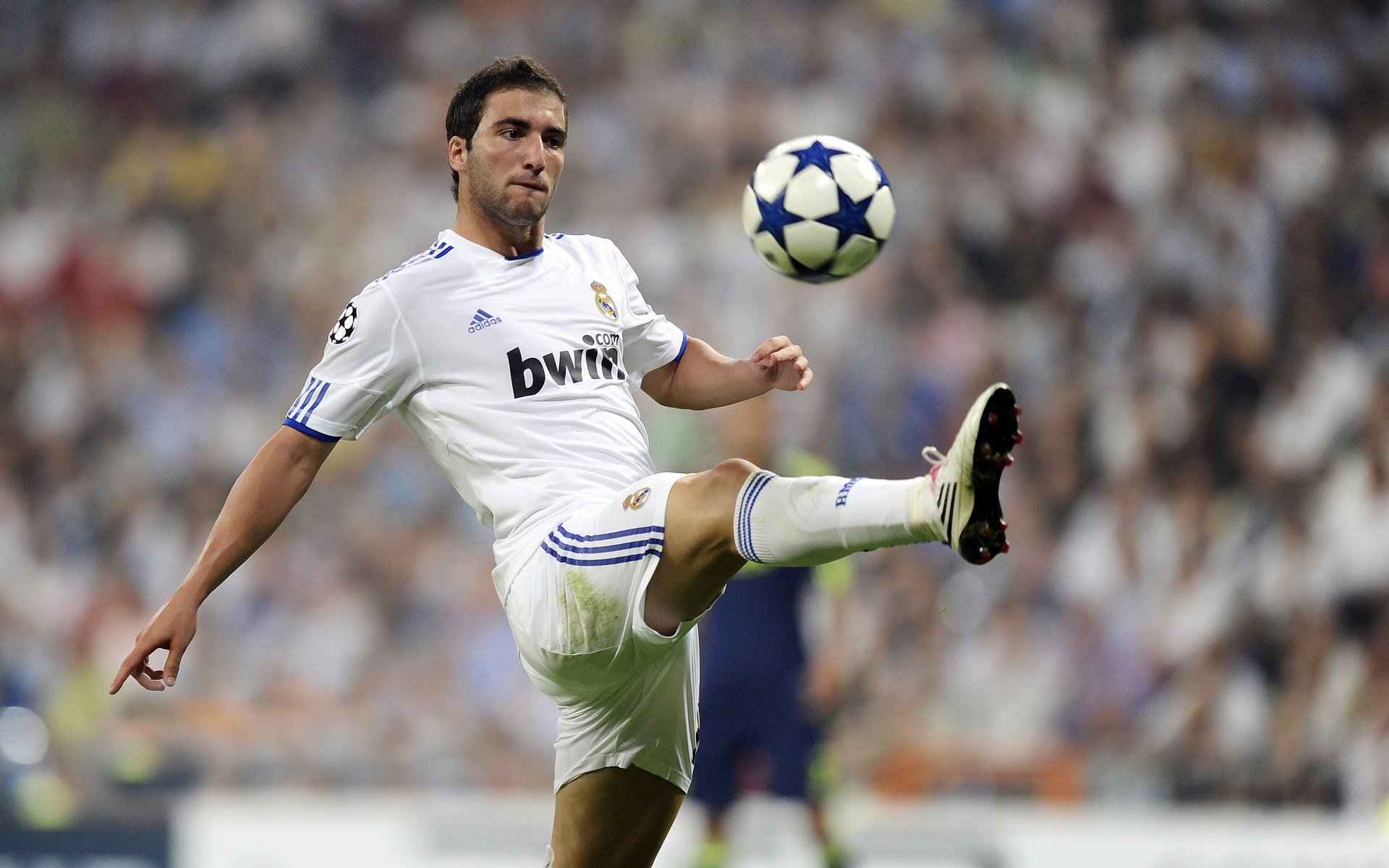 开云网页版-乌拉圭队门将费尔南德斯在巴黎奥运会上展现出高水平的扑救能力